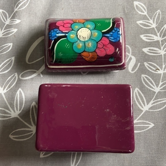 RIVIERA Maya Hand painted red clay trinket box - Picture 9 of 10